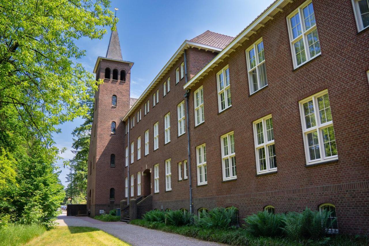 Hotel Kontakt Der Kontinenten Soesterberg Exterior photo