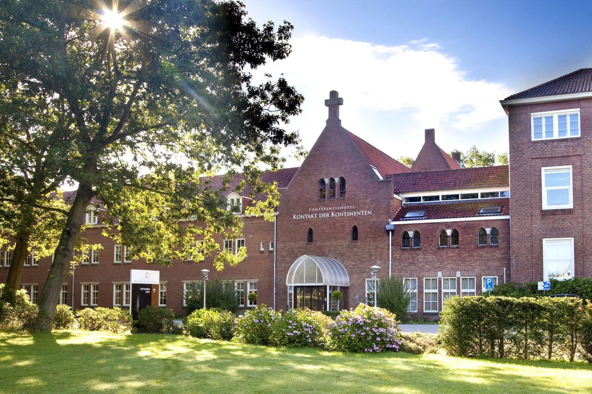 Hotel Kontakt Der Kontinenten Soesterberg Exterior photo